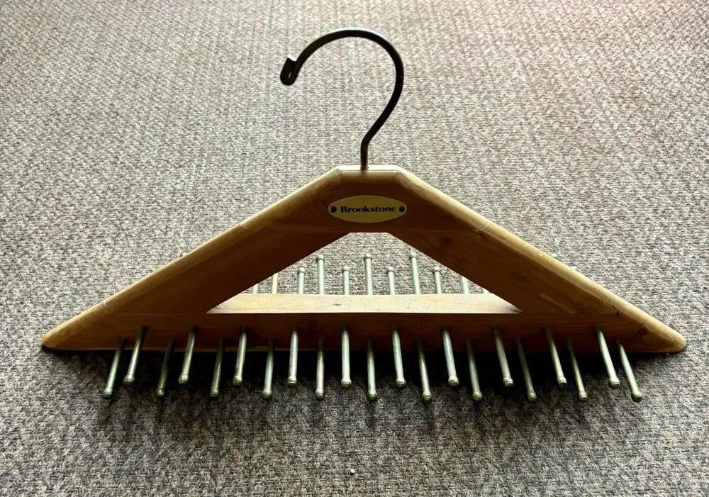 Vintage Brookstone Cedar Wood Tie Belt Hanger Holds 40 Ties Belts Scarves 16.5