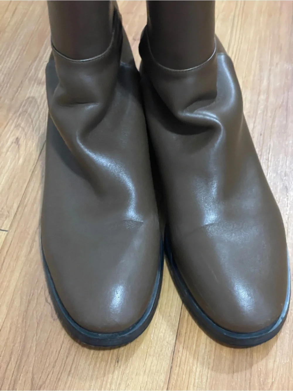 Stuart Weitzman bit scuff