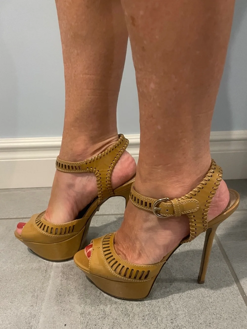 SERGIO ROSSI Tan Quarter Strap Platform Heels