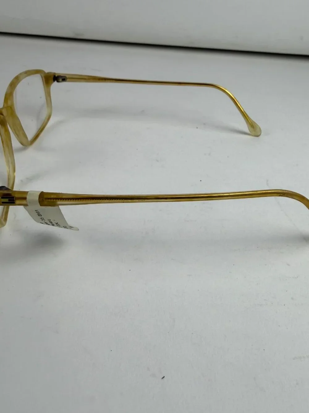 Vintage Tommy Hilfiger TH 35 Amber Horn Frames 53-18 Demo Lens Scratches
