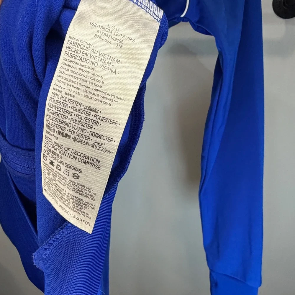 Converse front closure