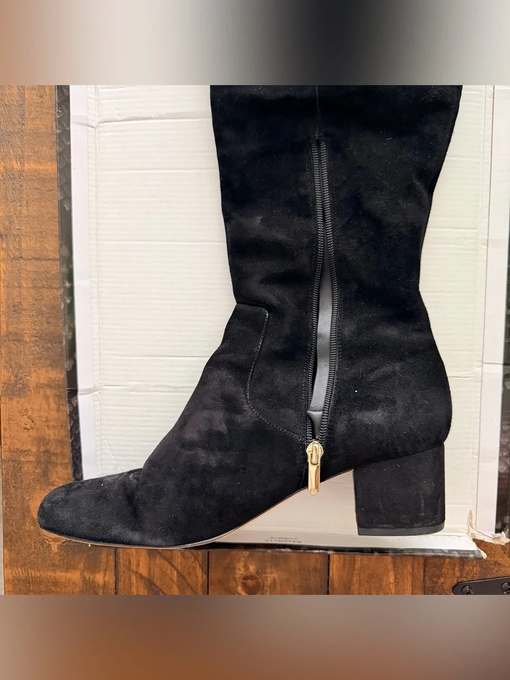 Sam Edelman zipper sleek styling