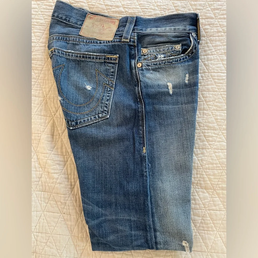 True Religion Made in USA Perfectly Distressed Bobby Jean SZ‎ 36 Style MJHT66U51