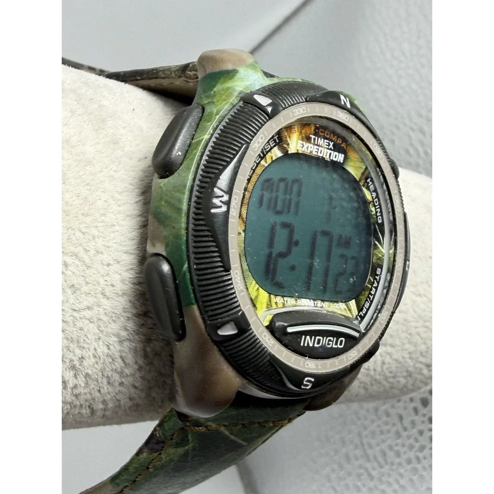 Timex T40611 Realtree Camo New Battery Mens Watch 43MM 8