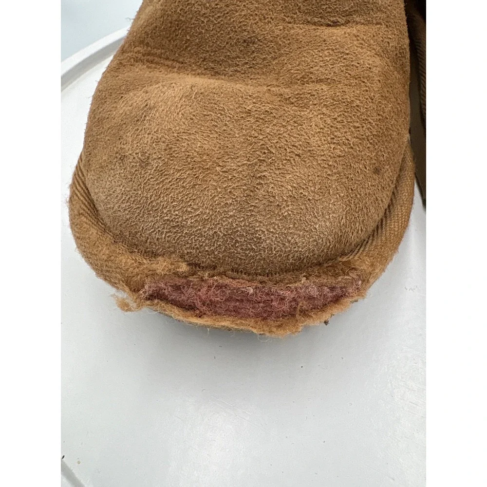 UGG height stitch left