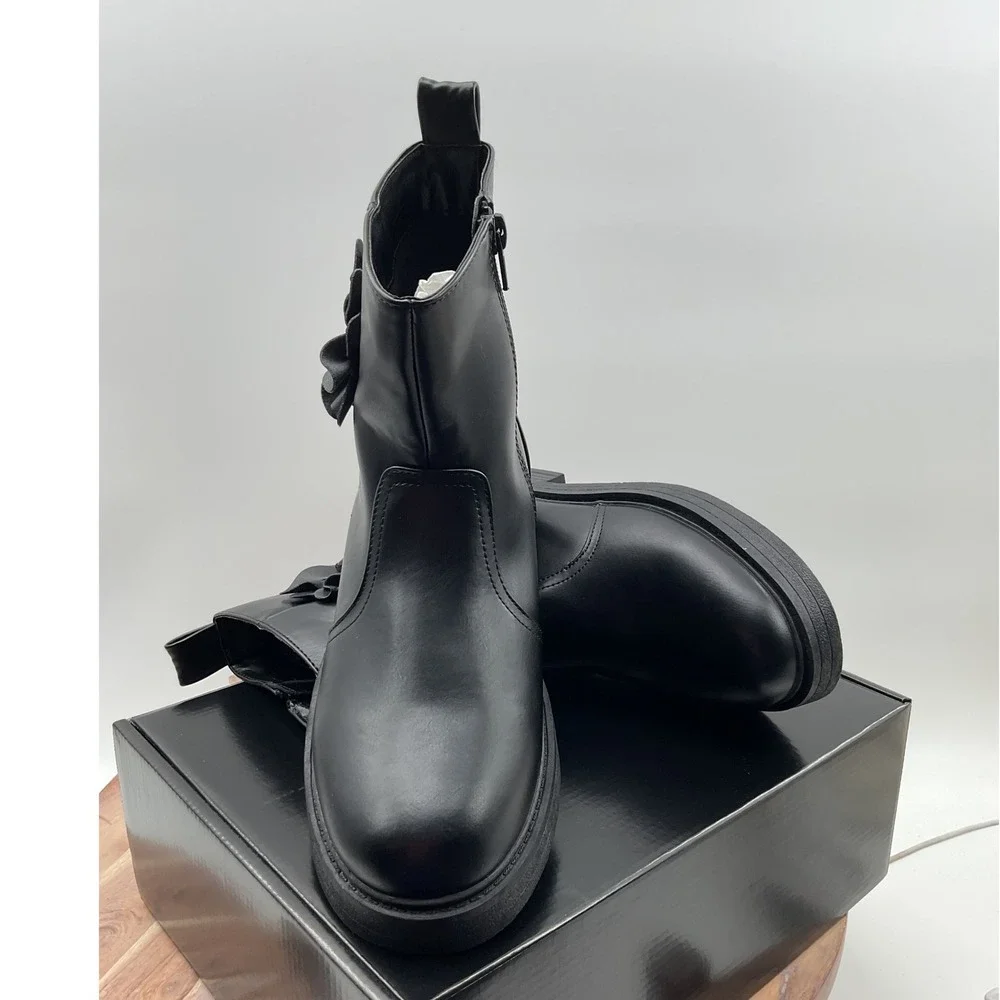 Steve Madden toe side