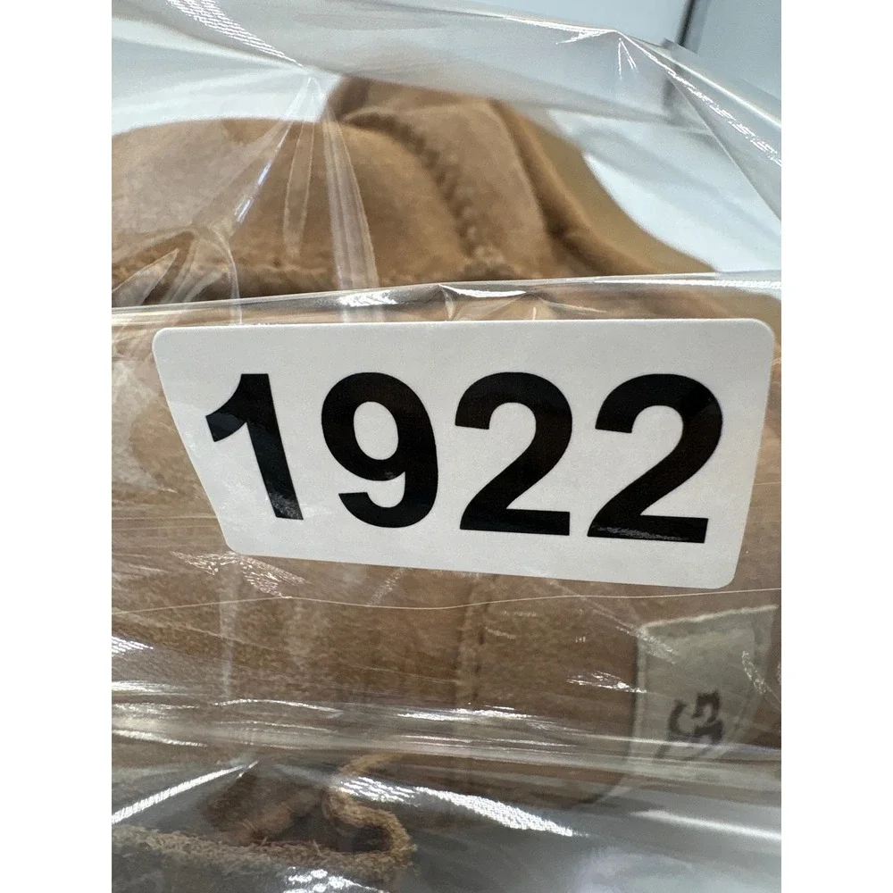 UGG toe item