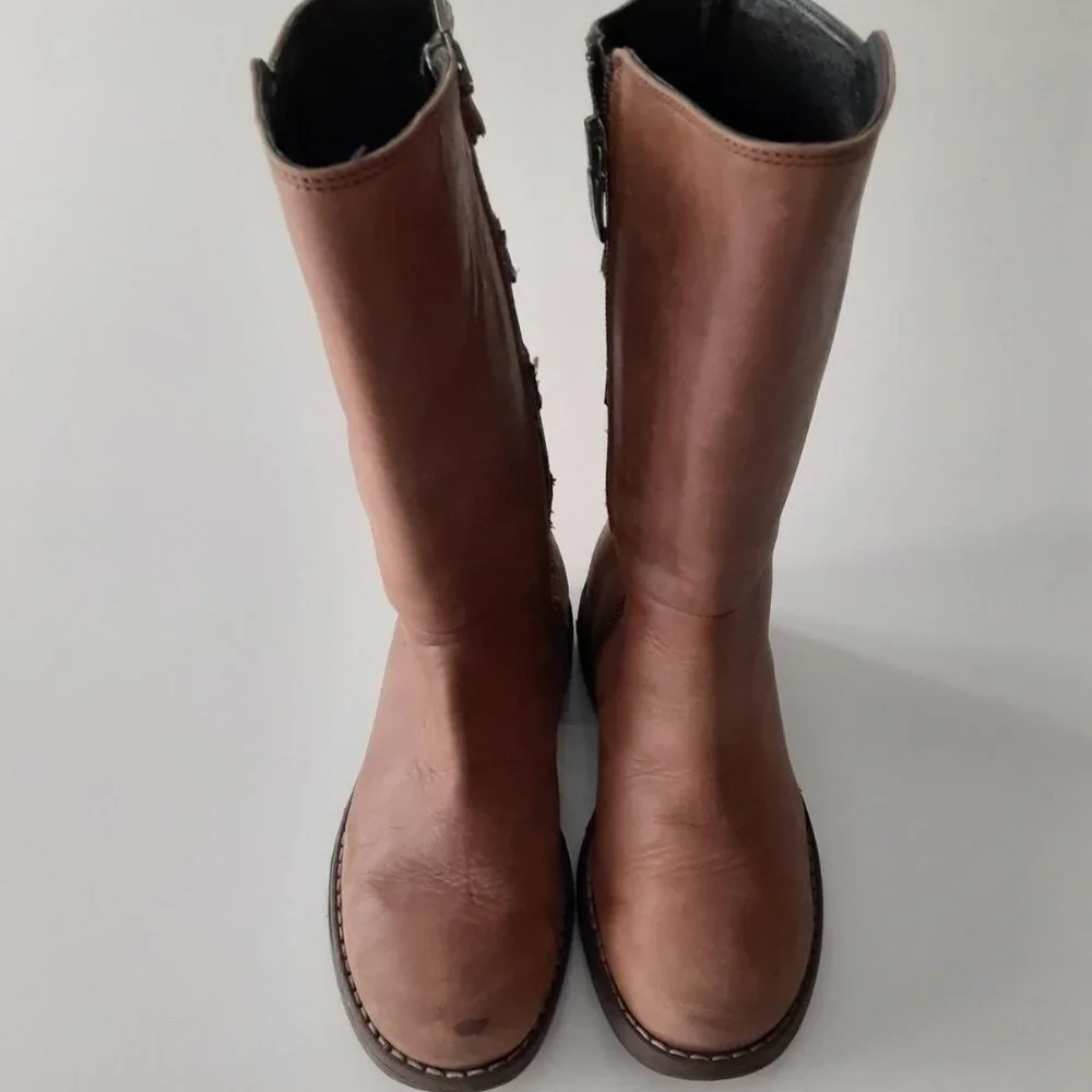 Simonetta interior buckles