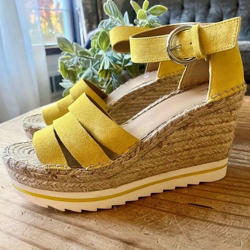 Marc Fisher Sammy Yellow Suede Espadrille Wedge Platform Sandel 9.5 NWOB