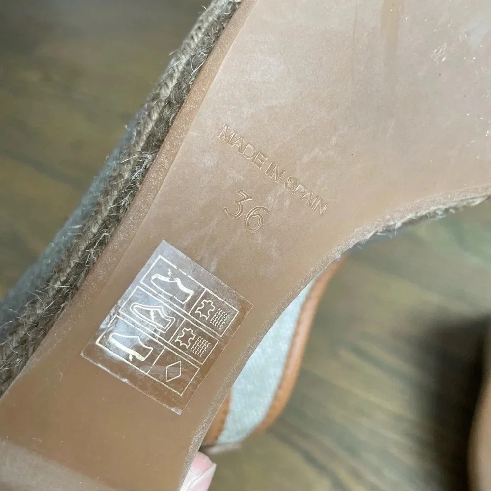 Tory Burch very good