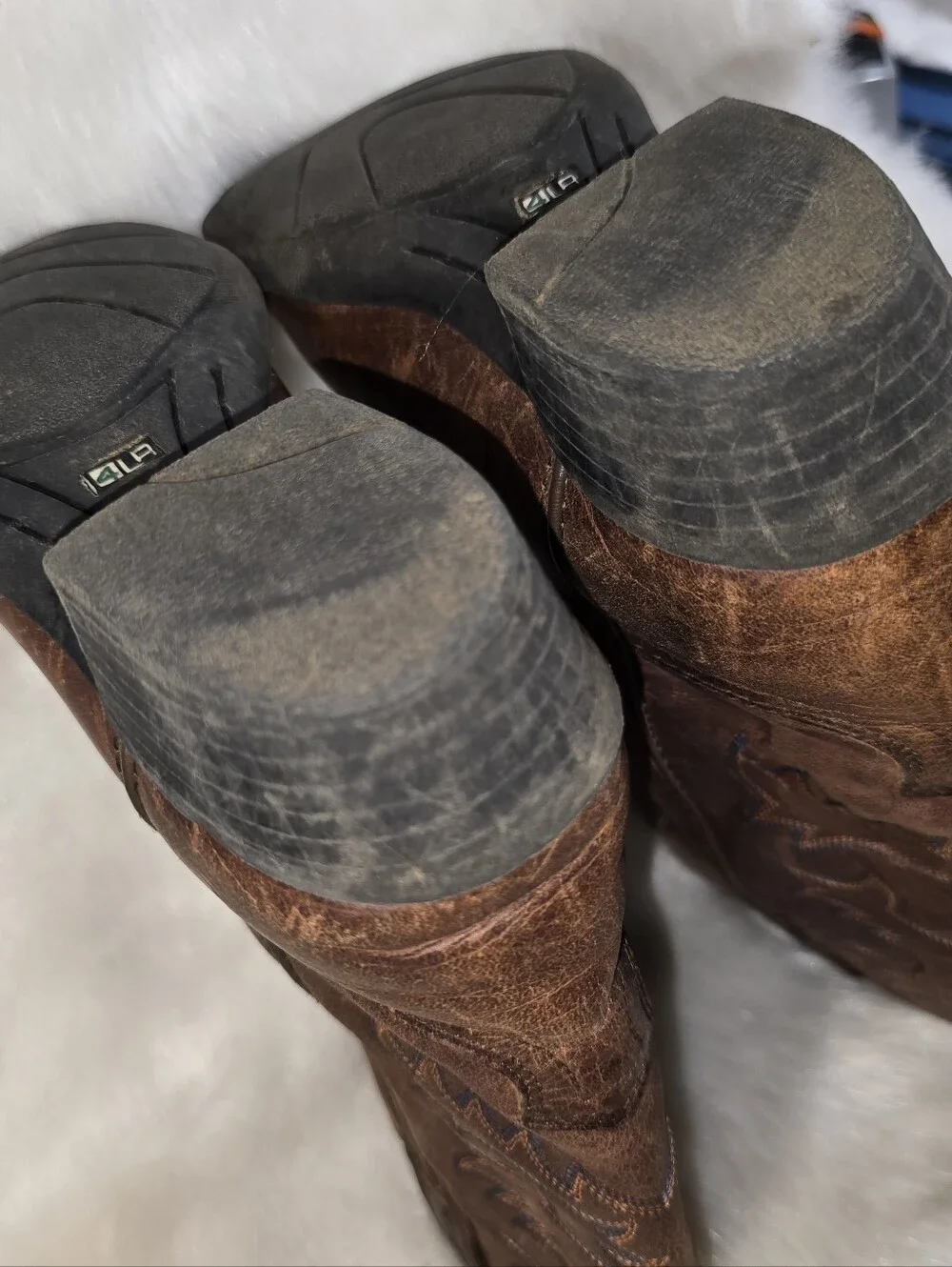 Ariat item bears