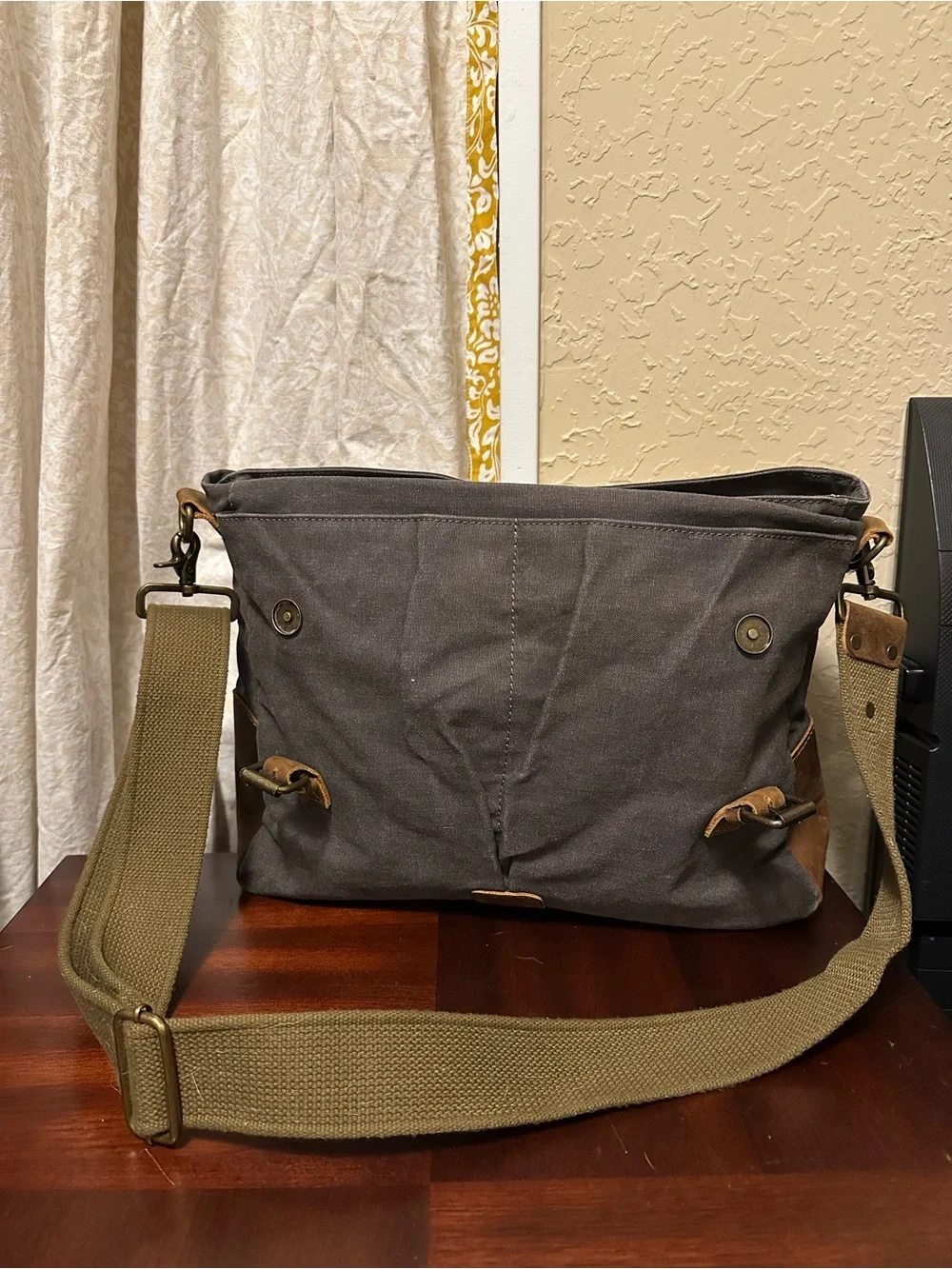 Gootium olive canvas
