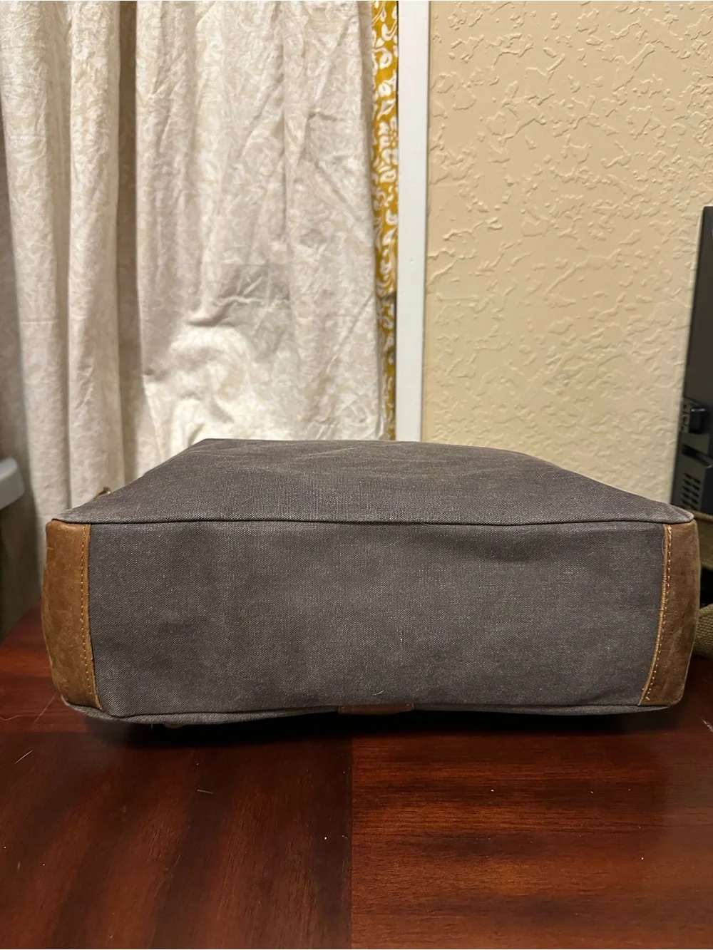 Gootium adjustable flap