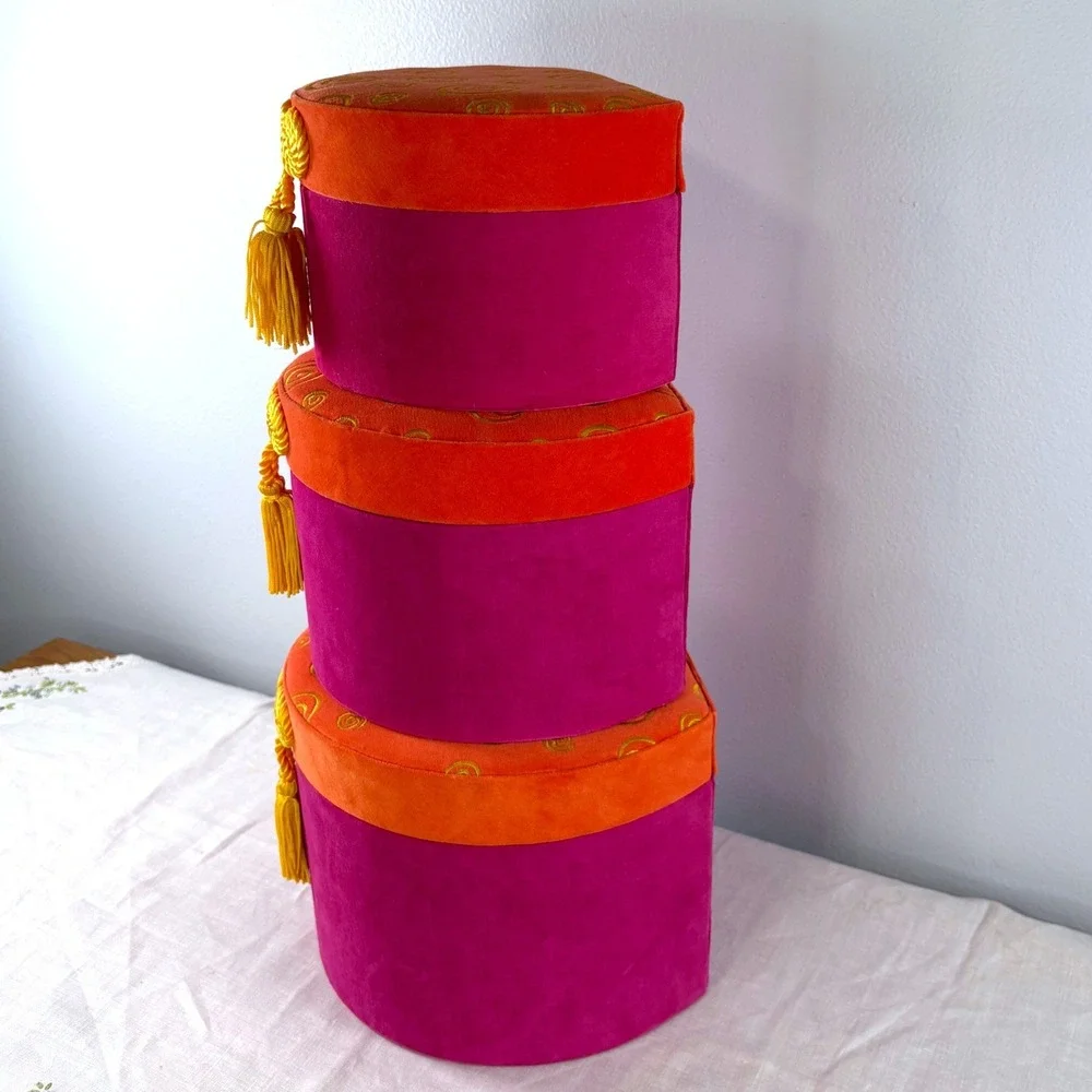 N/A vibrant nesting