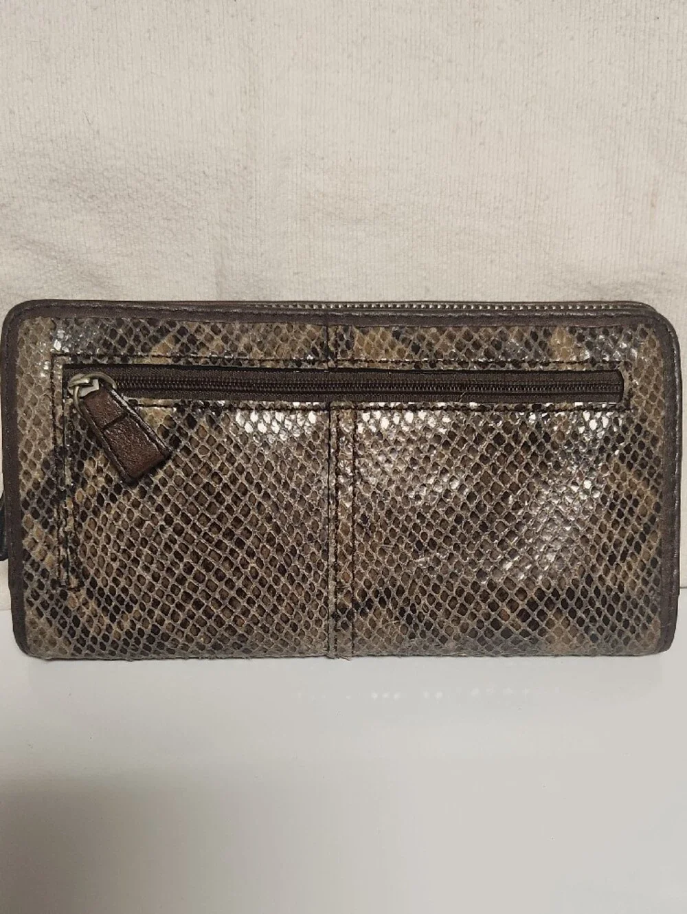 Fossil zip around