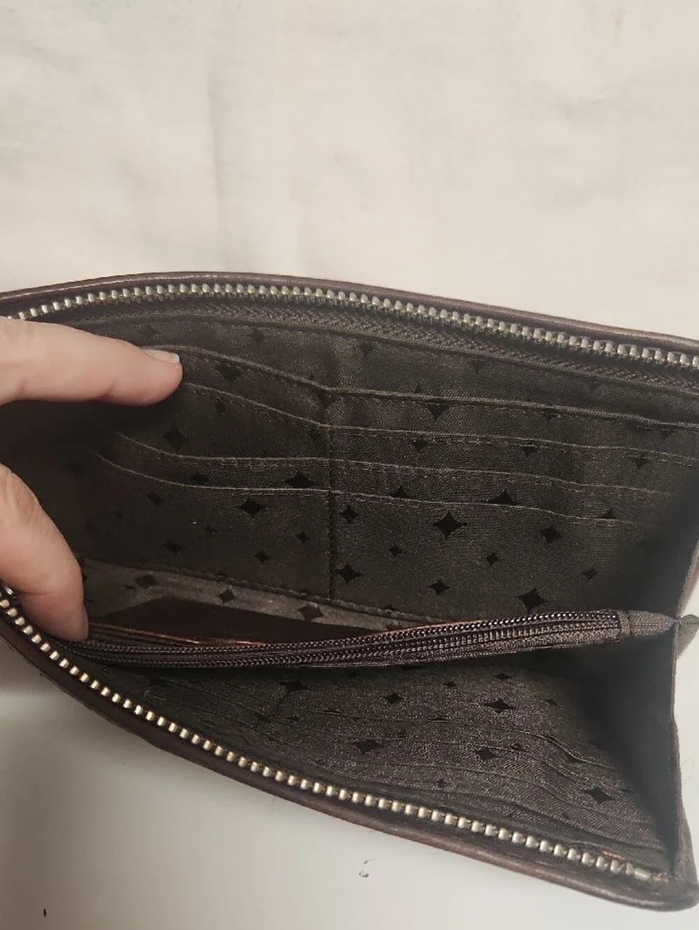 Fossil zip around