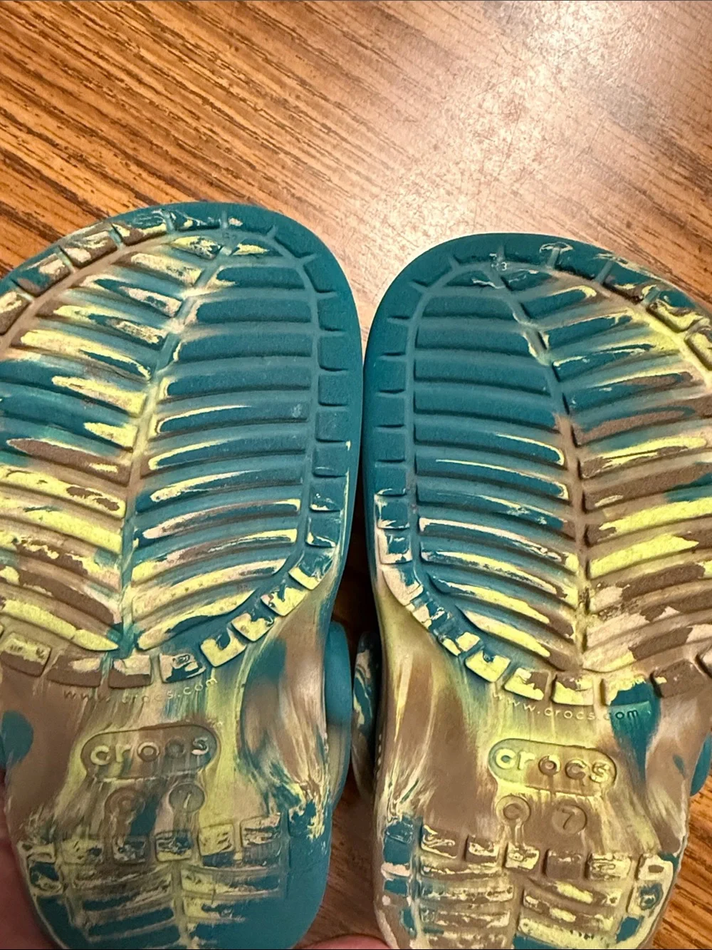 Crocs Kids Classic Marbled Clogs Marbled Teal Green Beige Shoes Size 7 Toddler