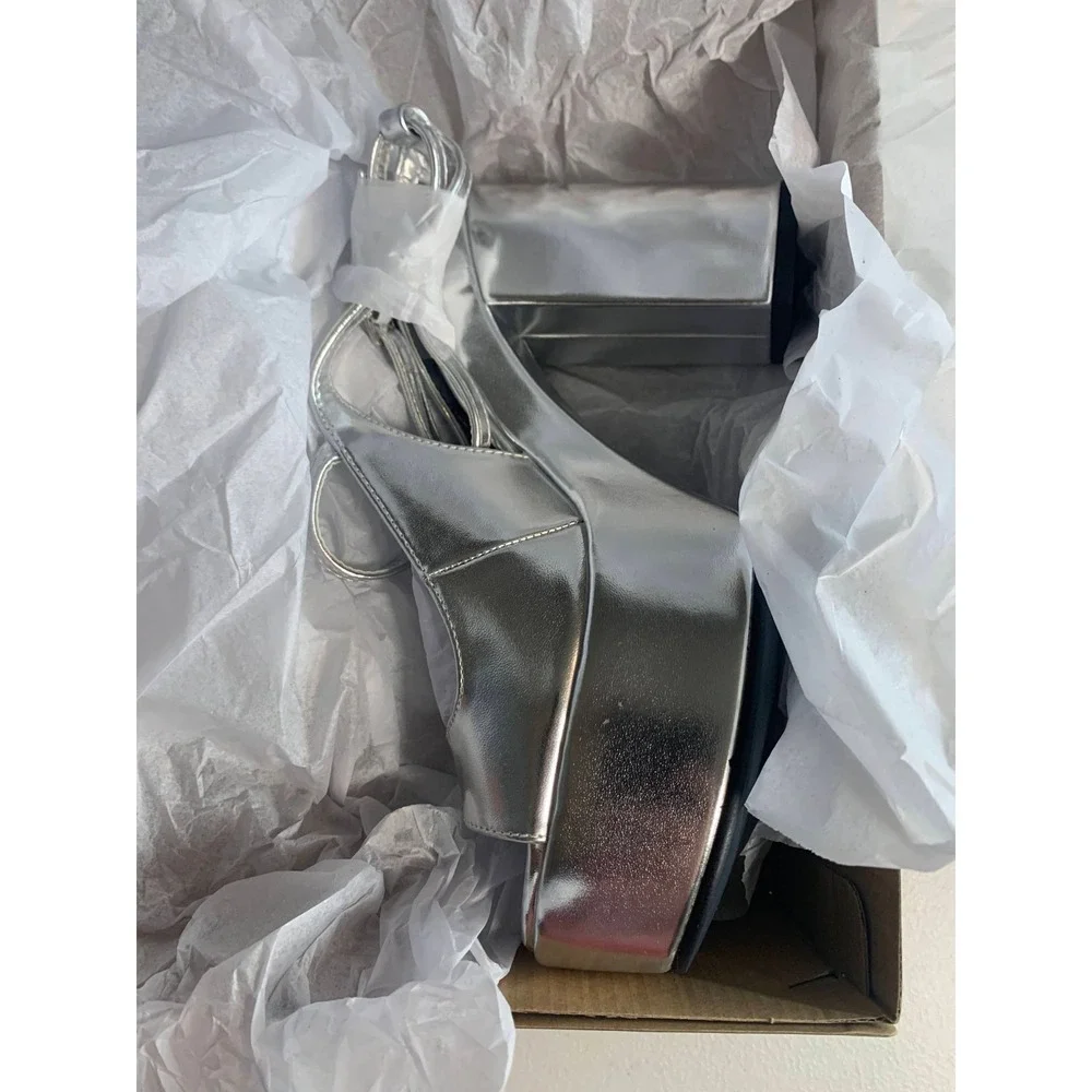 Shoedazzle Silver Metallic Platform Chunky Heel Sandals Women's‎ Size 8