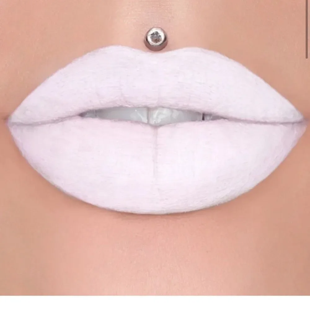 NIB Jeffree Star Velvet Trap Lipstick in God's‎ Gift