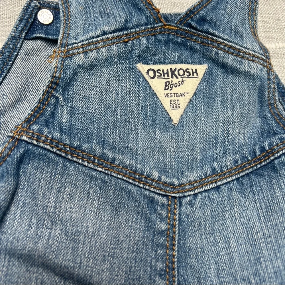 OshKosh Bgosh 100% adjustable excellent