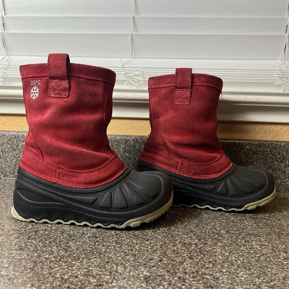 UGG insulated pull hope