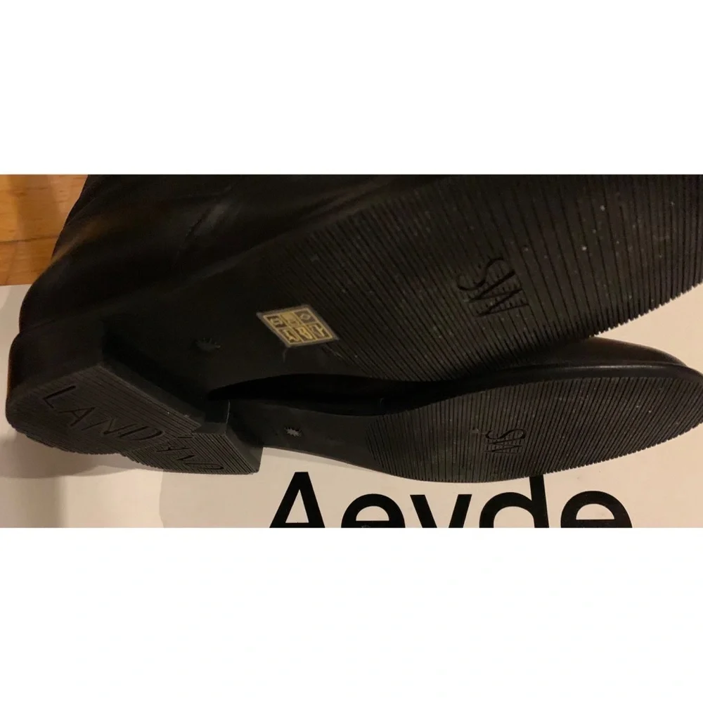 Stuart Weitzman nib