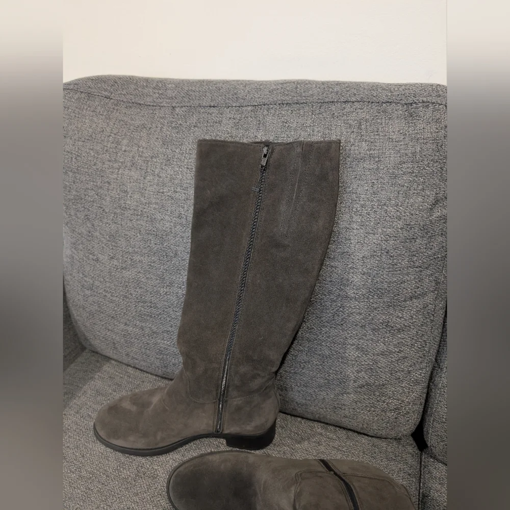 La Canadienne love suede boot