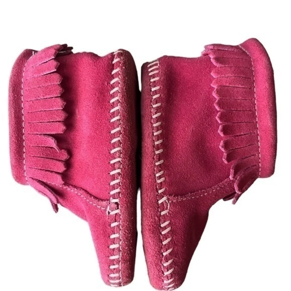 Infant Minnetonka moccasins for girls, size 5