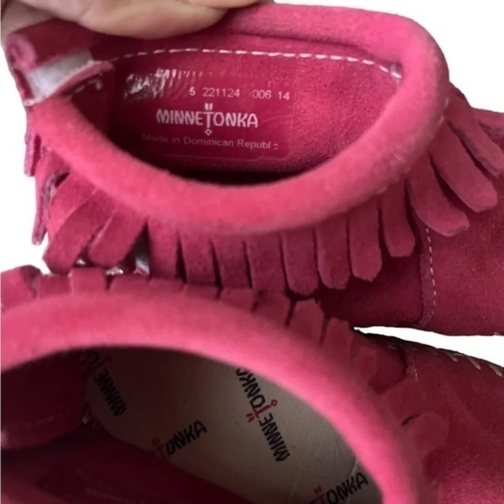 Infant Minnetonka moccasins for girls, size 5