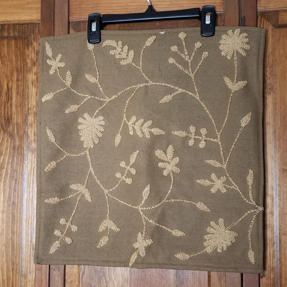 Crate&Barrel ARCADIA Crewel Pillow Cover