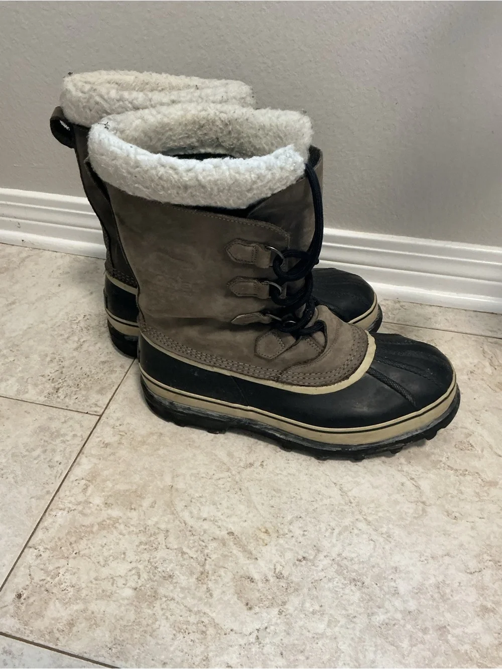 Sorel Men's Caribou Waterproof Winter Boots with Shearling Collar Sz 11