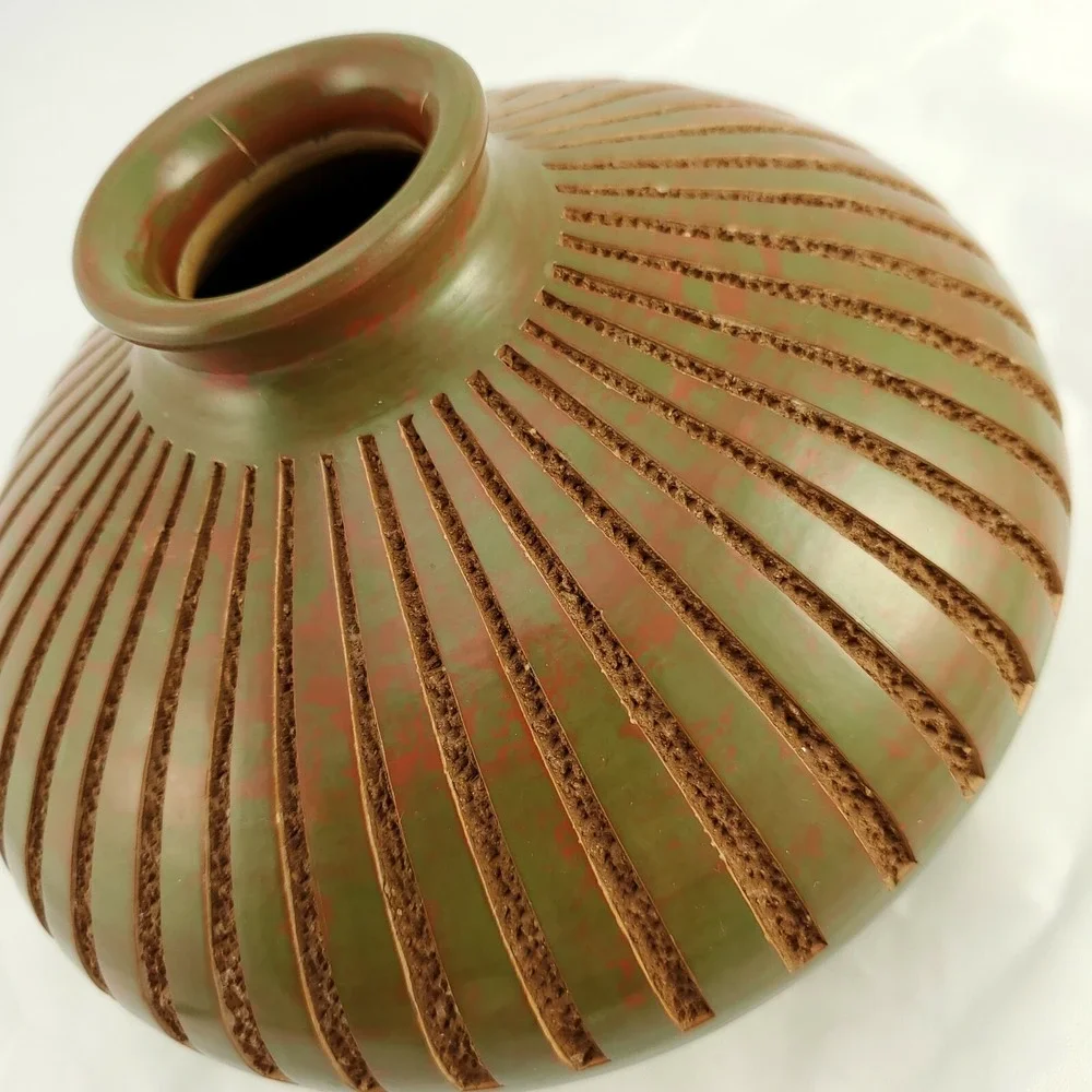 Nicaraguan Studio Pottery Vase Vessel Artisan Earthenware Incised Lines Green