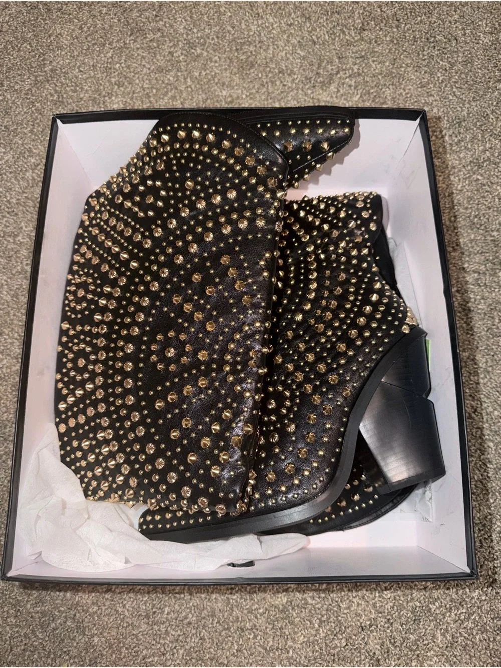 Azalea Wang new box