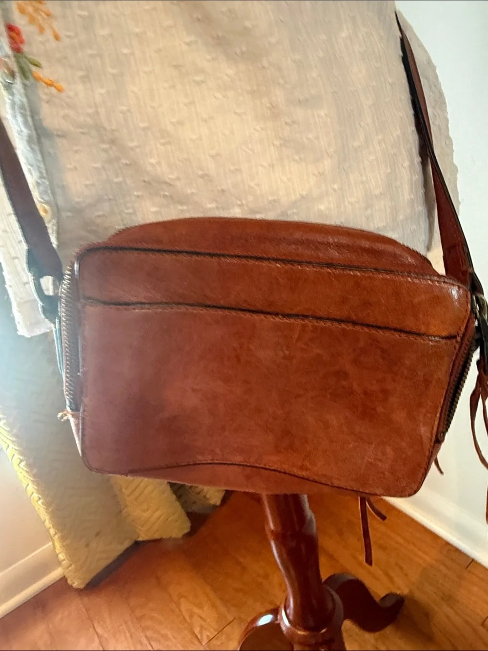 Frye Chestnut Brown Leather Messenger Crossbody