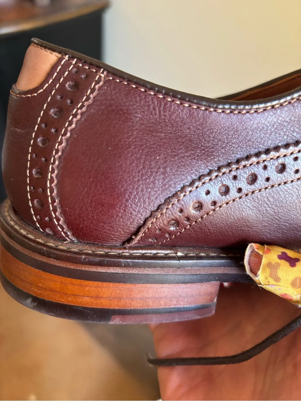 Johnston & Murphy Men's Brown Burgundy Leather Wingtip Derby