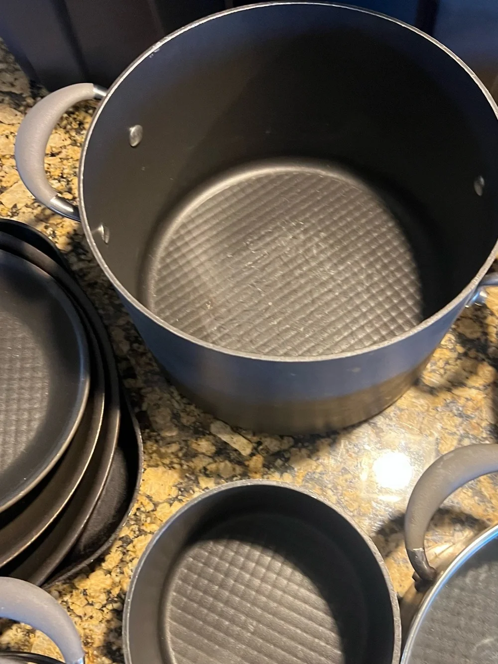 Better Homes And Gardens durable cookware