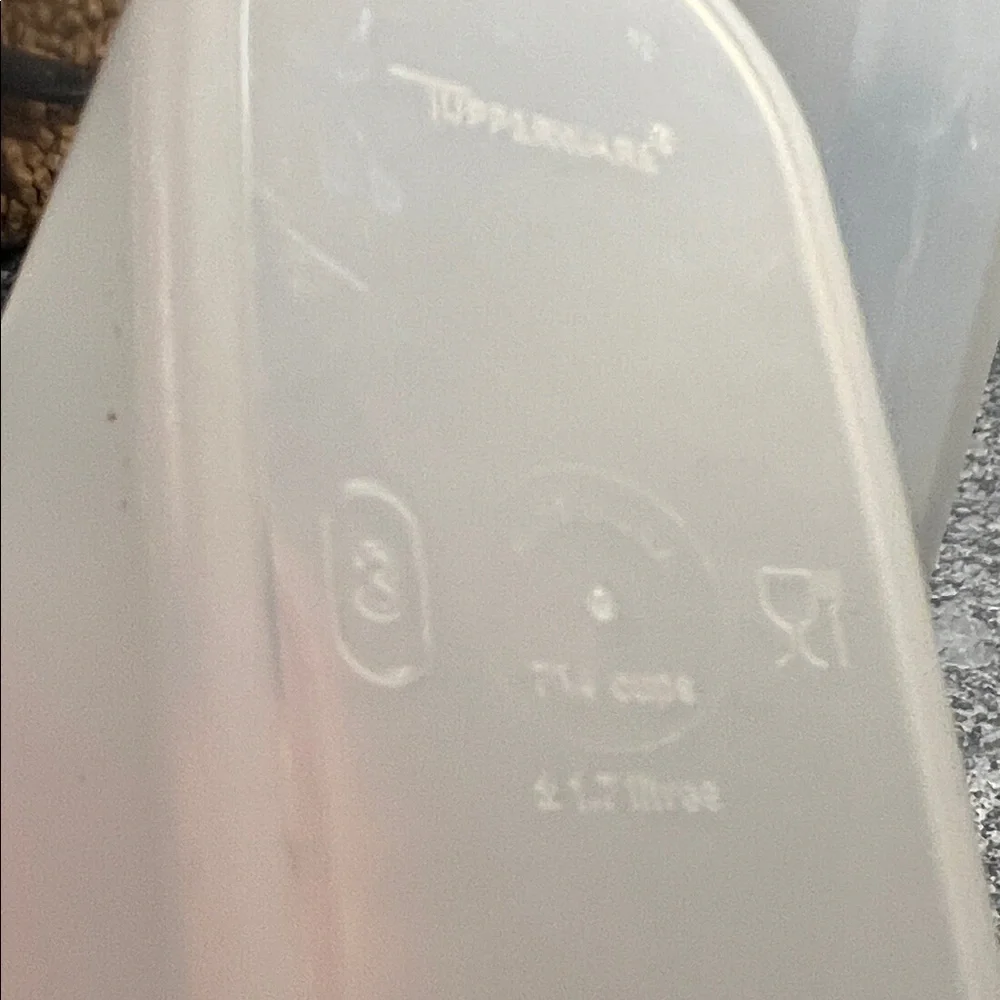 Tupperware containers pink
