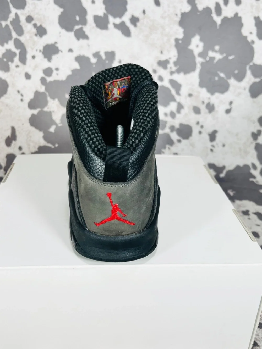 Jordan dark shadow