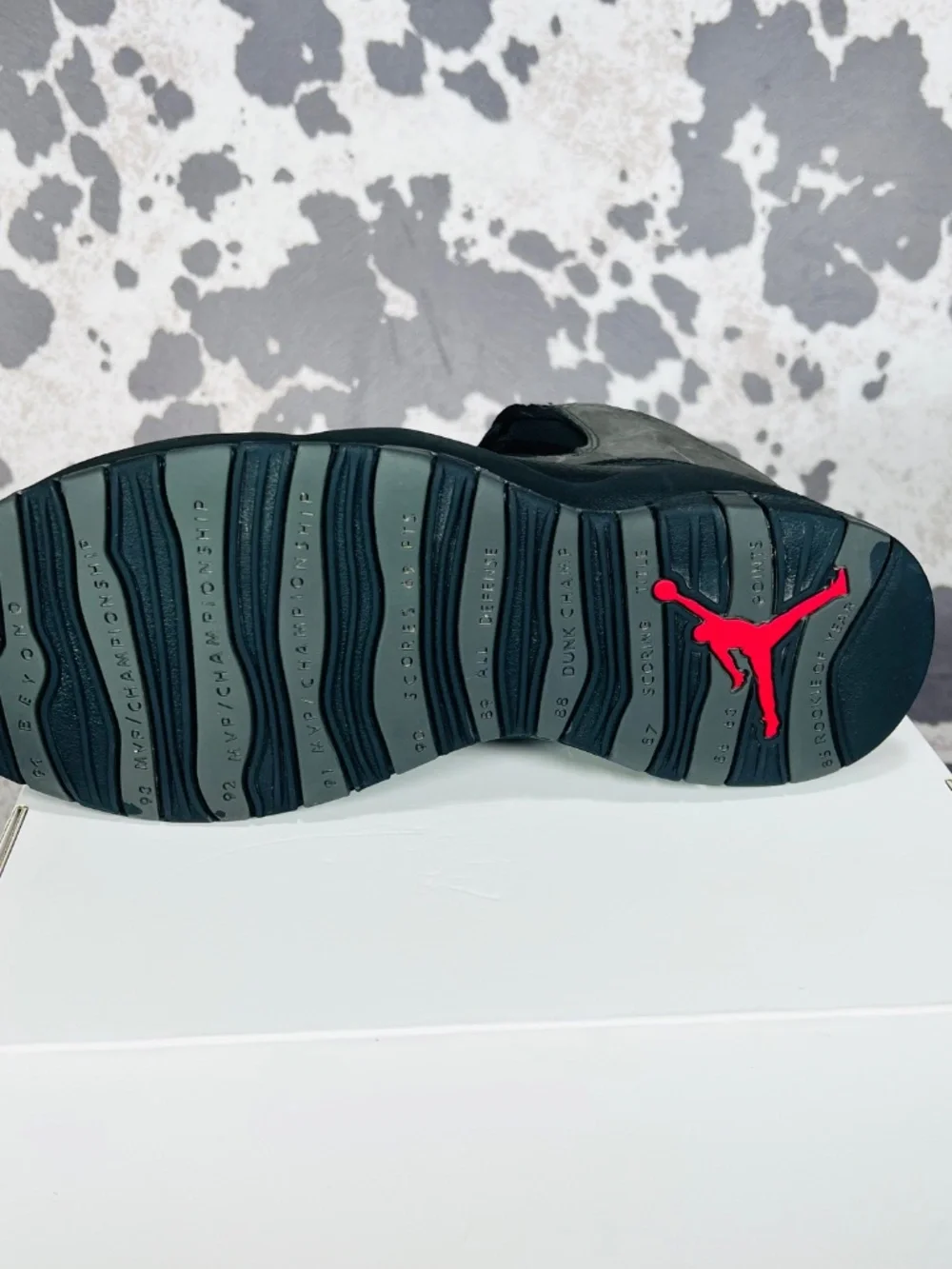 Jordan dark shadow