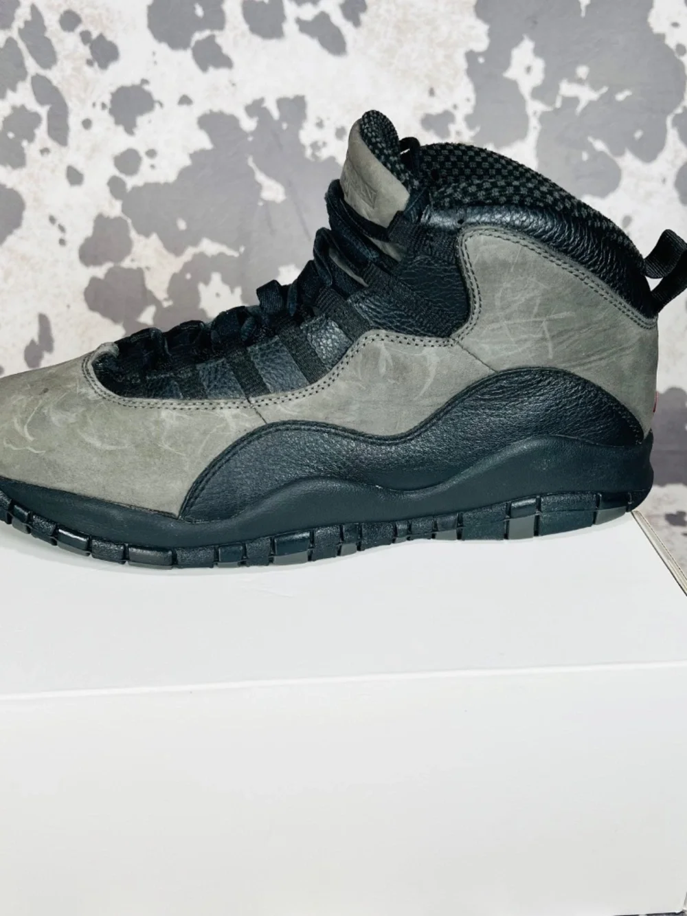 Jordan dark shadow