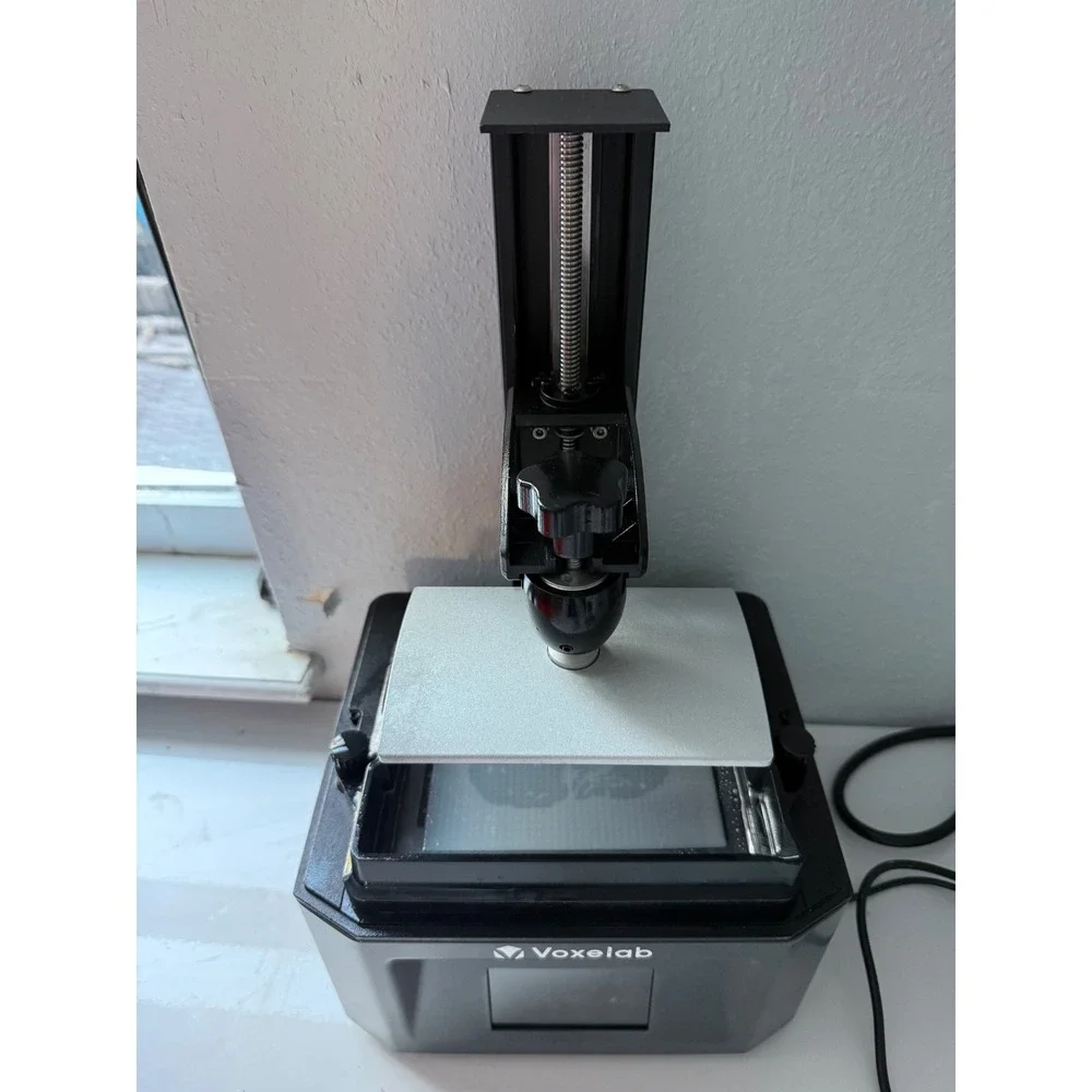 Voxelab photopolymer into resin