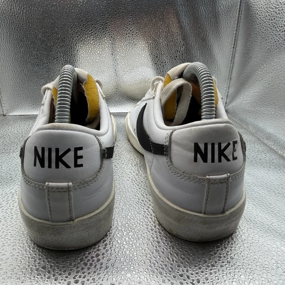 Nike blazer low