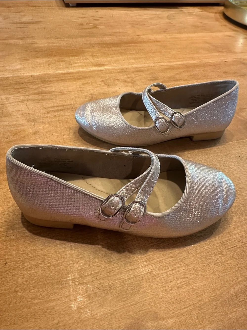 Cat & Jack toes buckles