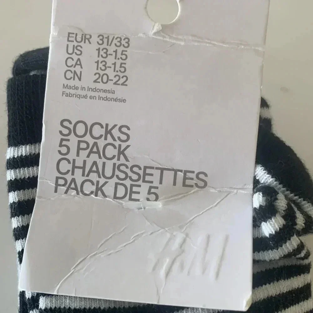 Kids H&M SOCKS new in package 5 pack black white and grey sz 13-1.5
