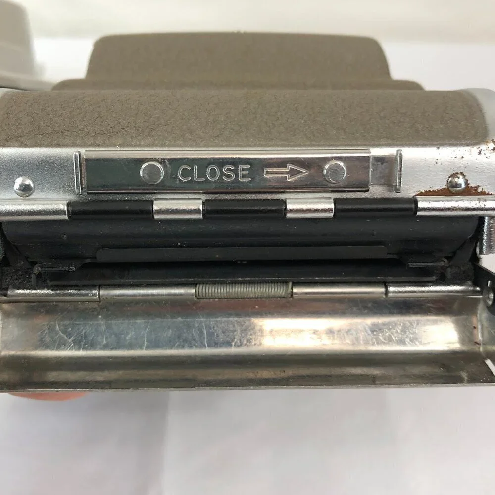 Vintage Polaroid Model 80 Land Camera With Wink Light And Flash In Case