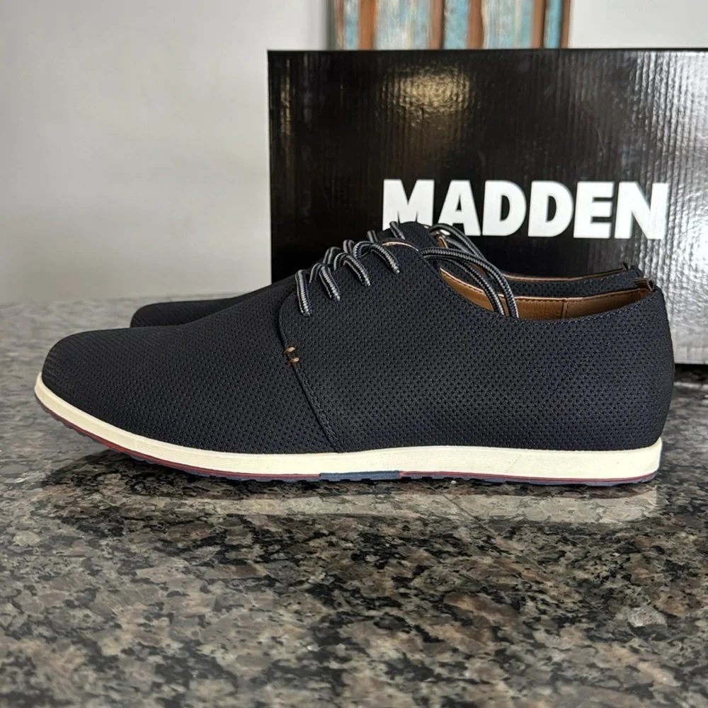 Steve Madden new box