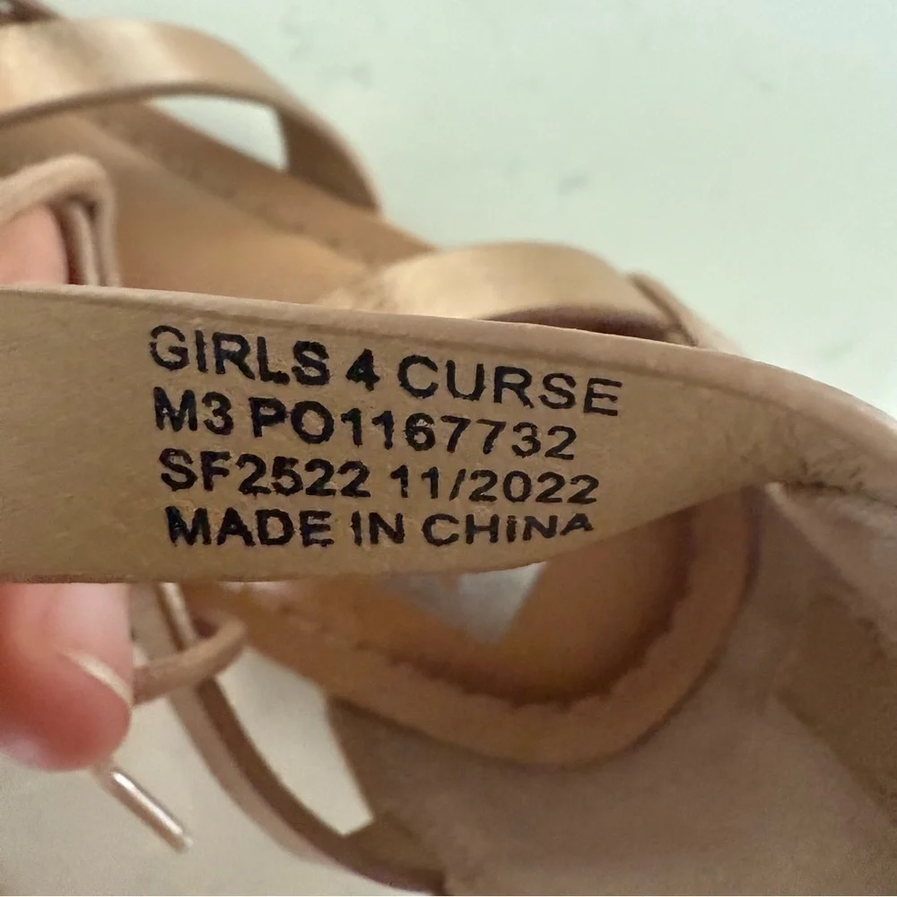 New DV By Dolce Vita Girls Curse bronze gladiator Sandals SIze: 4