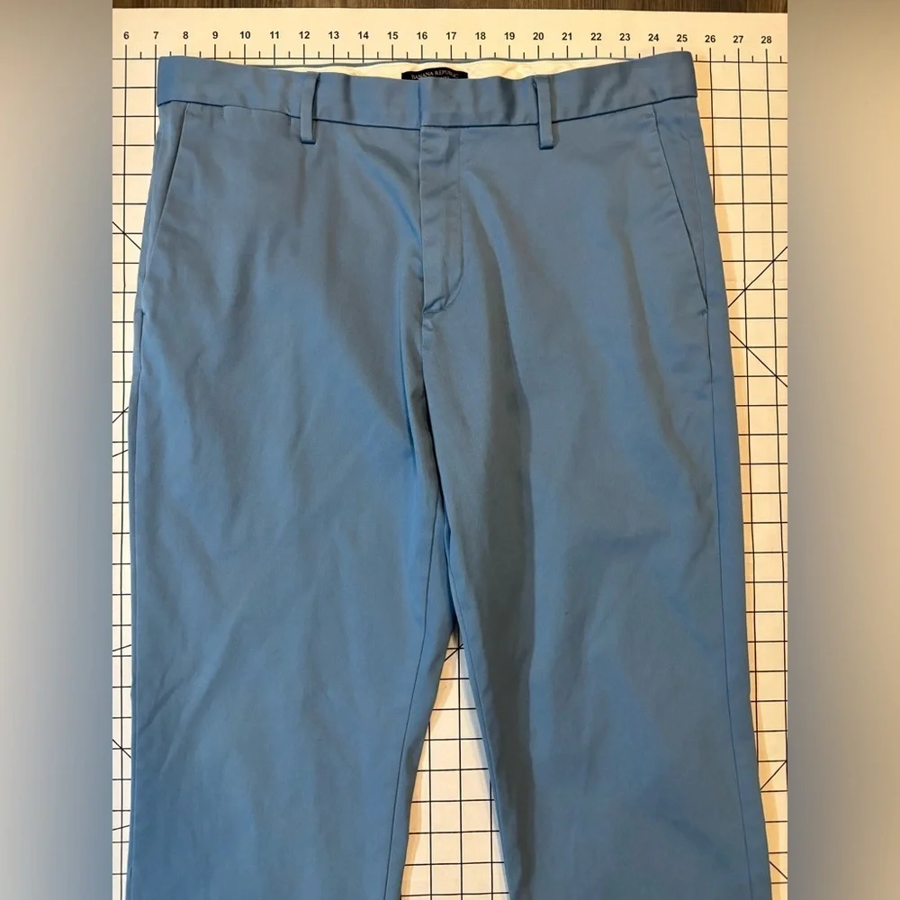 Banana‎ Republic Men’s Size 35/30 Blue Tailoring Performance Aiden Chinos