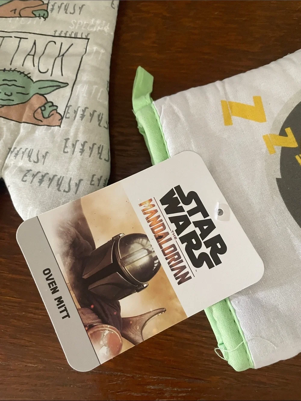 Star Wars Grogu Oven Mitts - Green & Gray new