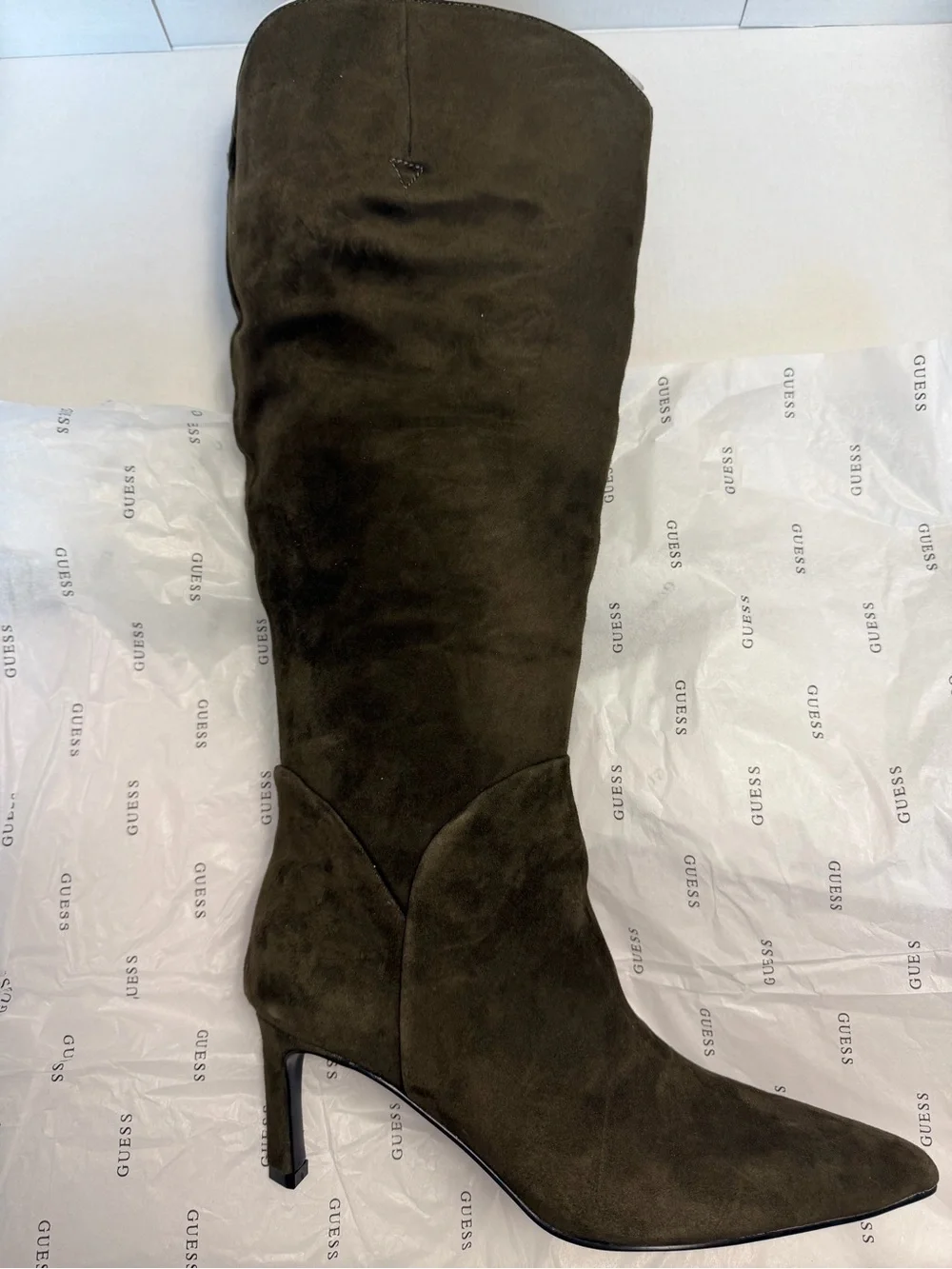 Guess zipper toe length